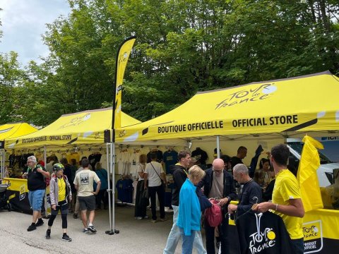 Tente boutique du Tour de France