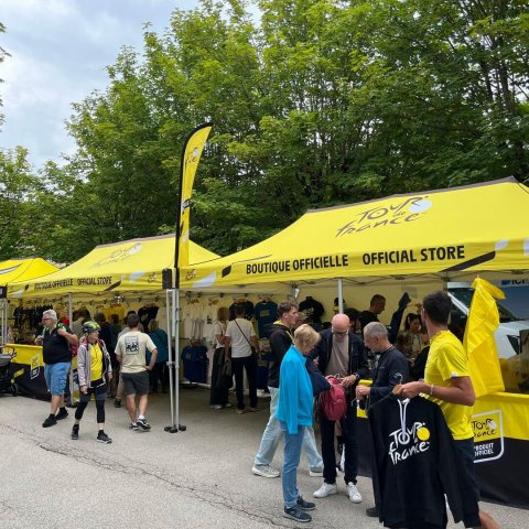 Tente boutique du Tour de France